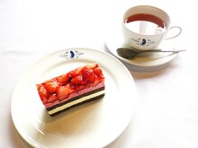 「真紅のティーセット」750円（ドリンクセット不可）(c)PEACH-PIT・集英社／ローゼンメイデン製作委員会