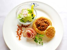 「私の薔薇を喰みなさい」800円（ドリンクセット 1000円）(c)PEACH-PIT・集英社／ローゼンメイデン製作委員会