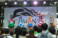 ステージでのトークの様子。