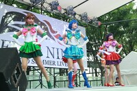 歌って踊るセーラー戦士たち。