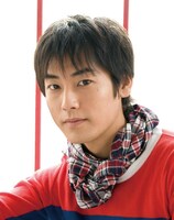 仙水伊鶴役の福士誠治。