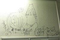 小学館ビル地下1階通路のラクガキ。