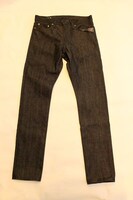 火の鳥がデザインされたパンツ