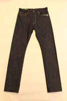 火の鳥がデザインされたパンツ