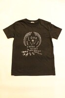 火の鳥がデザインされたTシャツ