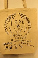 火の鳥がデザインされたトートバッグ