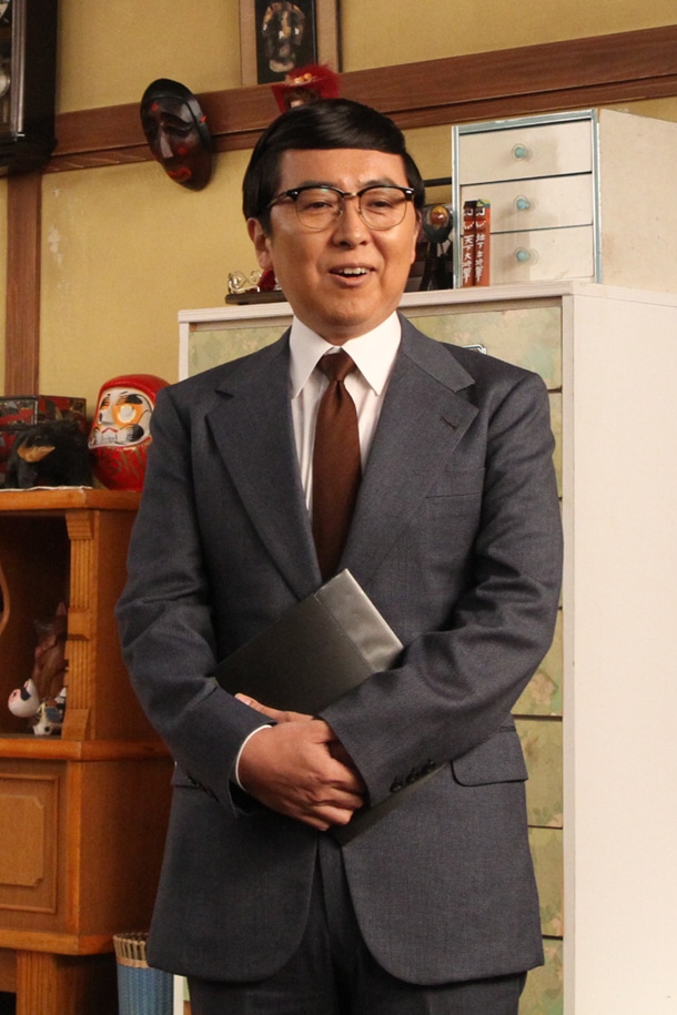 戸川先生を演じる笠井信輔フジテレビアナウンサー。