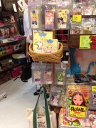 ブルービートヴィレッジヴァンガードでの「ナタリーストア」コーナーの様子。