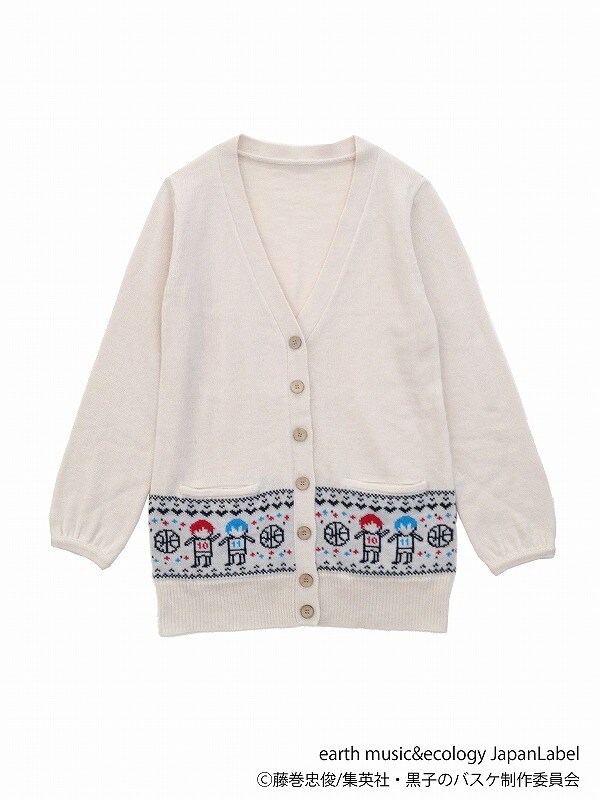 「ジャガードスクールカーディガン 黒子・火神ver」(Ivory)。価格は5995円。 制服に合わせて着てもかわいい、秋にぴったりのニットカーディガン。 裾にはキャラクターのジャガードがあしらわれている。