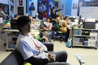 ドラマ「東京トイボックス」の場面写真より。