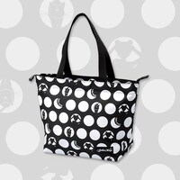 「美少女戦士セーラームーン」ミニトートバッグ（ドット柄）。価格は2415円。(c)Naoko Takeuchi (c)武内直子・PNP・東映アニメーション