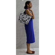 「美少女戦士セーラームーン」ミニトートバッグ（ドット柄）。(c)Naoko Takeuchi (c)武内直子・PNP・東映アニメーション