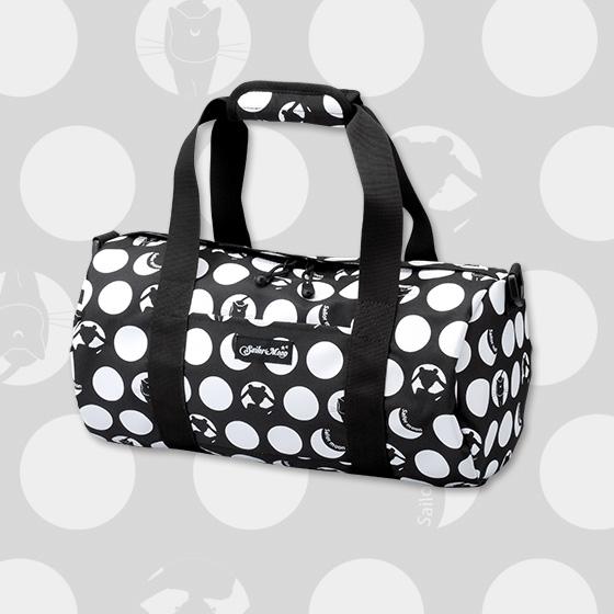 「美少女戦士セーラームーン」ロールボストン（ドット柄）。価格は3990円。(c)Naoko Takeuchi (c)武内直子・PNP・東映アニメーション