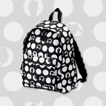 「美少女戦士セーラームーン」デイパック（ドット柄）。価格は4410円。(c)Naoko Takeuchi (c)武内直子・PNP・東映アニメーション