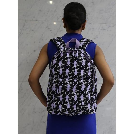 「美少女戦士セーラームーン」デイパック（ルナ柄）。(c)Naoko Takeuchi (c)武内直子・PNP・東映アニメーション