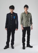 左から、綾野剛、向井理。 (c)TBS
