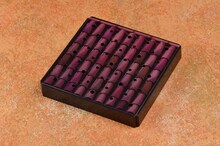 「特製di:stage ベースユニット（屋根柄）」 (c)諫山創・講談社／「進撃の巨人」製作委員会