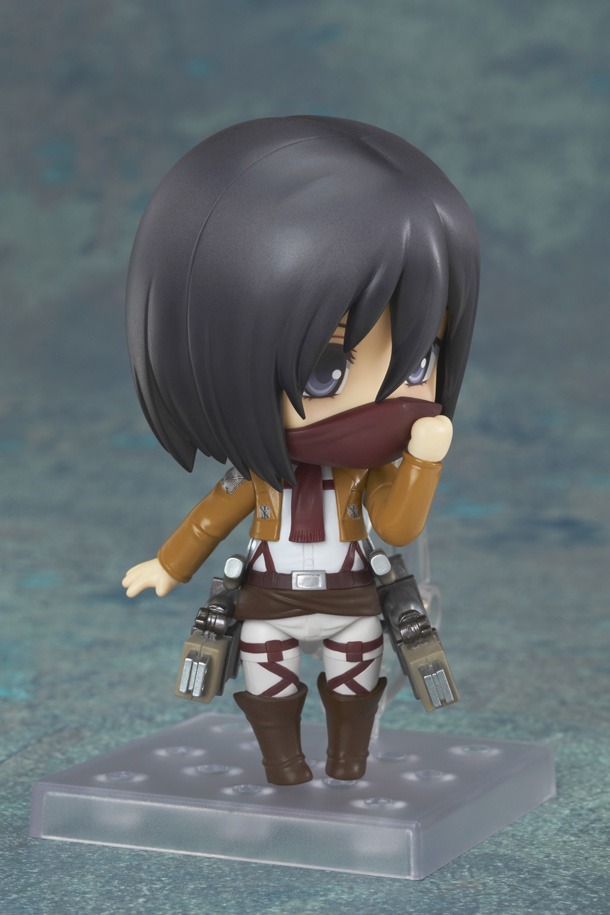 マスクを鼻に被せた「ねんどろいど ミカサ・アッカーマン」。(c)諫山創・講談社／「進撃の巨人」製作委員会