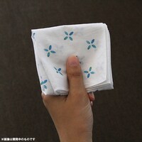 「青い花 あーちゃんのハンカチ」