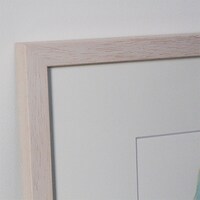 複製原画は額装して届けられる。