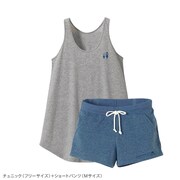 「青い花 ワンポイントルームウェア」は2980円。チュニック（ヘザーグレー）を組み合わせた例。