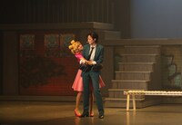 写真左よりセーラームーン役の大久保聡美、タキシード仮面役の大和悠河。