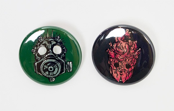 特典のミニバッジ。