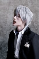 雅の役衣装に身を包んだ栗原類。(c)松本光司・講談社／2013「彼岸島」製作委員会・MBS