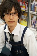 写真集「書店男子」より、アニメイト大阪日本橋の内田裕也。