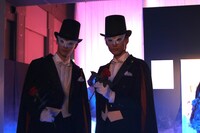 タキシード仮面は会場に2人登場。来場者が一緒に撮影を楽しんだ。