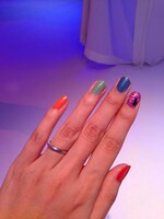 ネイルセットとネイルシールを自由に体験できる。