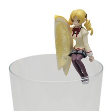 「コップのフチのまどか☆マギカ」レモンとマミ (c)Magica Quartet/Aniplex・Madoka Movie Project Rebellion (c)タナカカツキ2013/KITAN CLUB