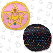 「コンパクト型クッション」2940円。(C)Naoko Takeuchi(C)武内直子・PNP・東映アニメーション