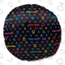 「コンパクト型クッション」2940円。(C)Naoko Takeuchi(C)武内直子・PNP・東映アニメーション