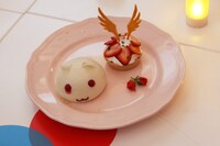 「まどかタルトとキュゥべえあんまん」。980円。 (c)Magica Quartet／Aniplex・Madoka Movie Project Rebellion