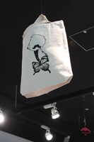 ショップの様子。 (c)Magica Quartet／Aniplex・Madoka Movie Project Rebellion