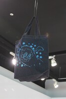 ショップの様子。 (c)Magica Quartet／Aniplex・Madoka Movie Project Rebellion