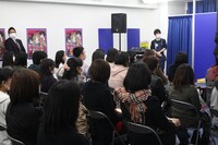 スタッフも全員マスクを着用。