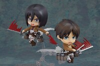 「ねんどろいど エレン・イェーガー」と「ねんどろいど ミカサ・アッカーマン」。(c)諫山創・講談社／「進撃の巨人」製作委員会