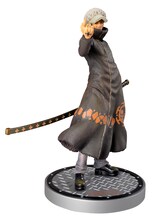 2枚の抽選くじを用いて応募する「トラファルガー・ロー限定フィギュア」。(c)尾田栄一郎／集英社・フジテレビ・東映アニメーション