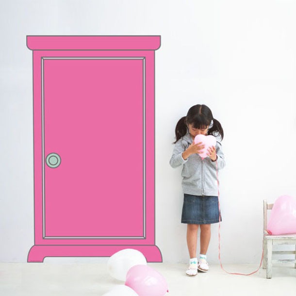 カベデコール「どこでもドア」。全長170cmの巨大サイズだ。(c)Fujiko-Pro,Shogakukan,TV-Asahi,Shin-ei,and ADK