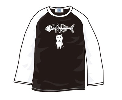 「木曜日のフルット」のラグランロングTシャツ。