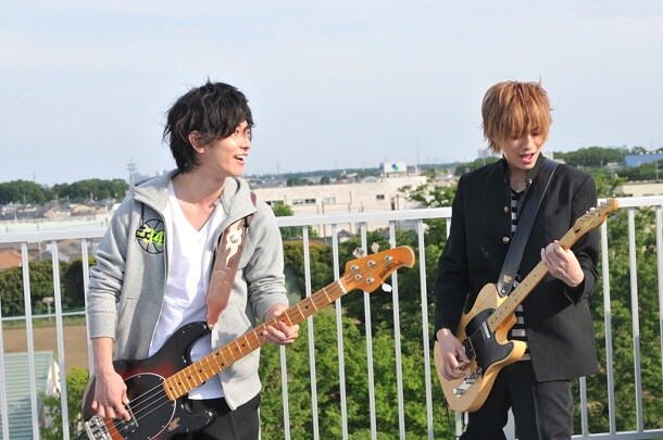 ドラマ「カノジョは嘘を愛しすぎてる サイドストーリー ～ボクとカノジョが出会う前の物語～」より。 (c)2013 青木琴美・小学館／「カノジョは嘘を愛しすぎてる」製作委員会