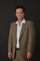 緋田康人演じる溝岸刑事。最初の殺人事件を捜査する刑事。金田一と対立する。