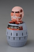「超大型巨人 危機一発」（※画像は監修中のもので、実際の商品とは若干異なる場合があります）(c)諫山創・講談社／「進撃の巨人」製作委員会 (c)TOMY