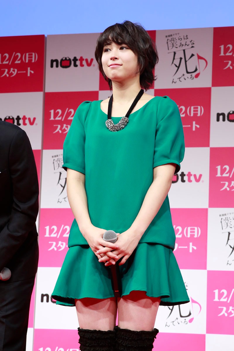 暁凜役の広瀬アリス。