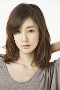 井上薫子役を務める水川あさみ。