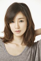 井上薫子役を務める水川あさみ。