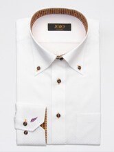 「シーザー」のワイシャツ。(c)荒木飛呂彦／集英社・ジョジョの奇妙な冒険製作委員会