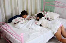 実写版「いけない！ルナ先生」の場面写真。 (c)上村純子／講談社 (c)2014上村純子／講談社・エスピーオー